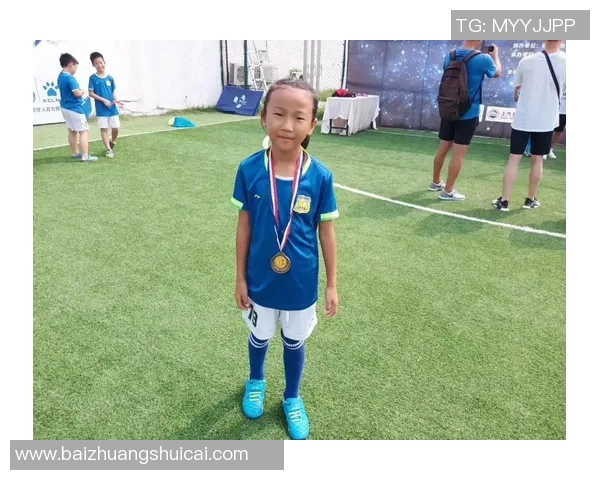 足球明星的女儿们如何在父亲的光环下追寻自己的梦想与人生道路