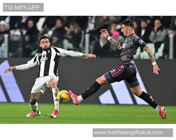 意大利足球明星的妻子们:她们的生活与风采揭秘 意大利足球明星的妻子们:她们的生活与风采揭秘