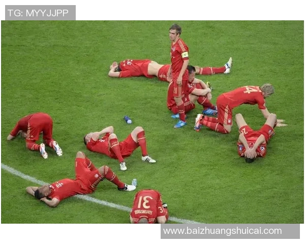 足球明星精彩踩球瞬间集锦带你领略足球魅力与技巧的完美结合